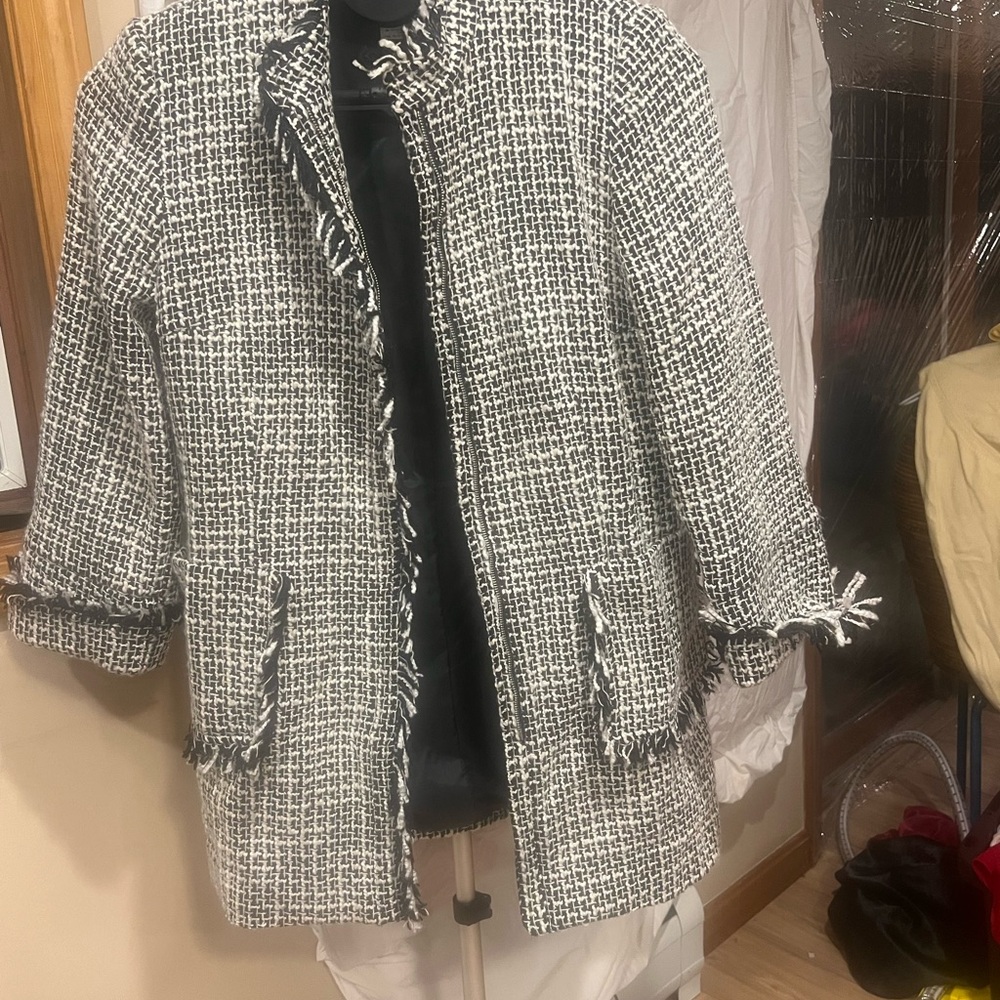 Harve Benard Black and White Textured Jacket